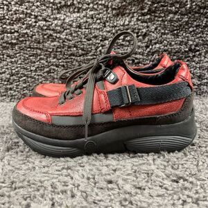 Stretch Walker Women's Red Sneakers Size 5.5 -6 Lace Up Casual Athletic